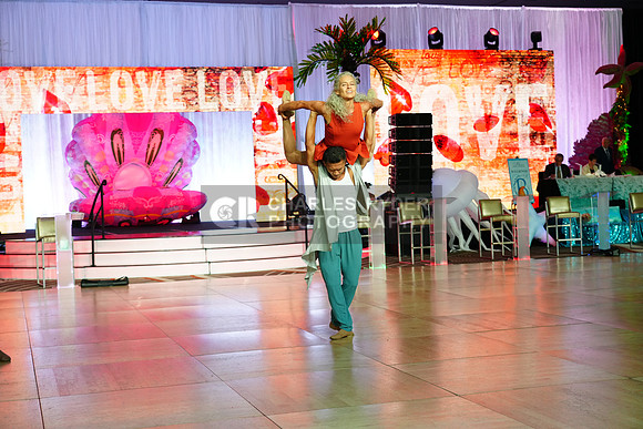 25MDC15986_CR