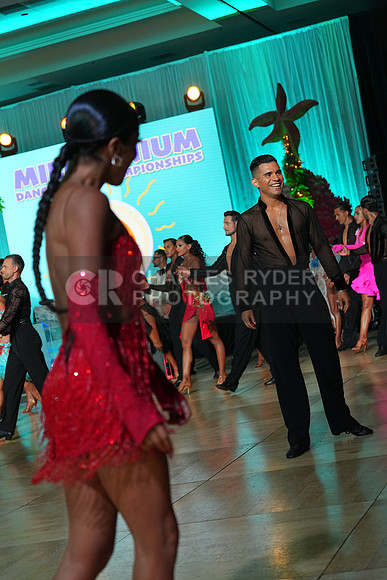 25MDC38772_BC