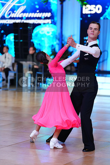 25MDC19922_KS