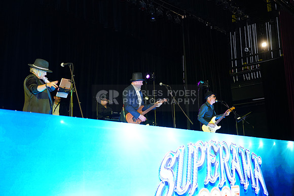 25SUPER_15583_CR