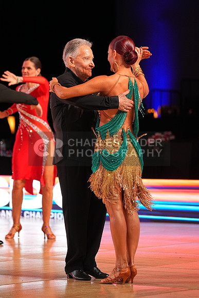 26USDC2083_KD