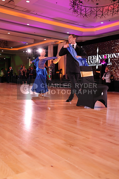 21IGB_23938_AD