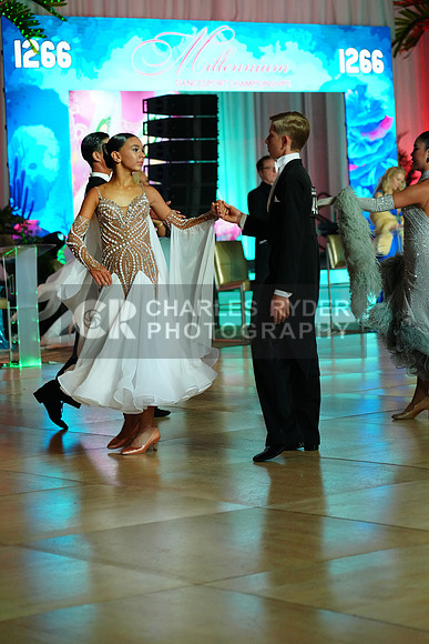 25MDC24884_CR