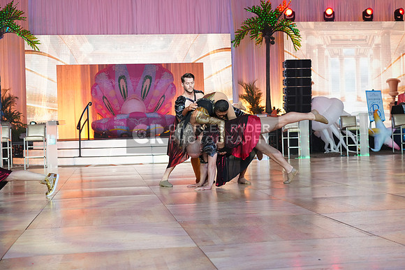 25MDC24695_CR