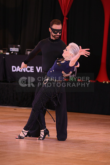 21DVN_6973_CR