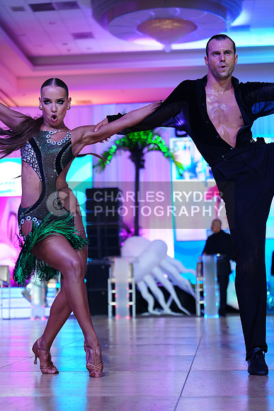 25MDC28584_CR