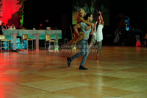 25MDC15952_CR
