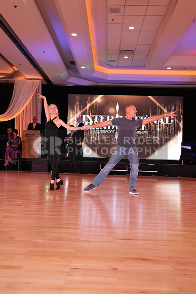 21IGB_24926_AD