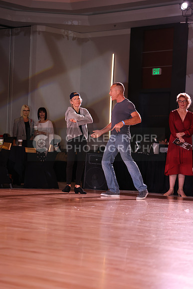 21IGB_24915_AD