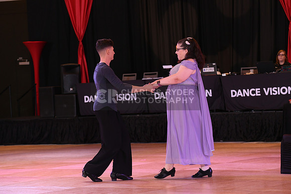 21DVN_3352_CR