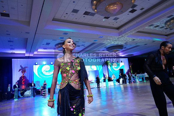 25MDC27974_BC