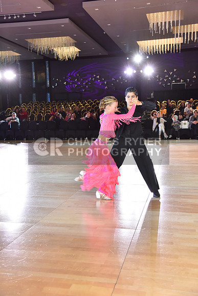 17EMB_37892_VW