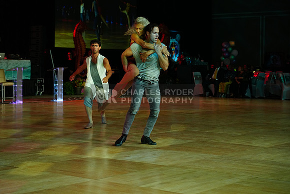 25MDC15953_CR