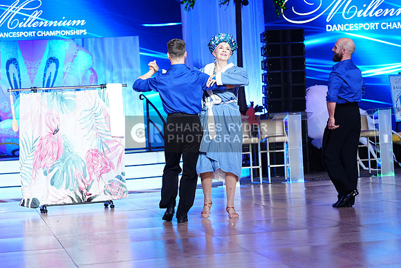 25MDC21827_CR