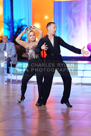 25MDC31694_CR