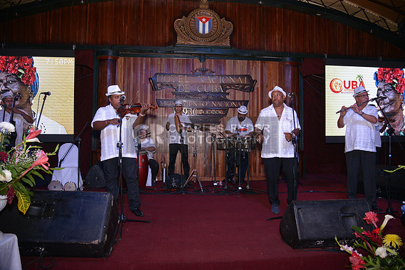 16CIC_3887_CR