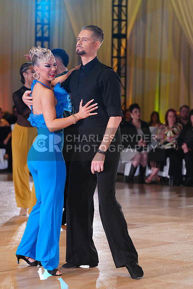 25WOR_10937_KS