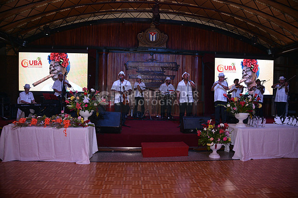 16CIC_3889_CR