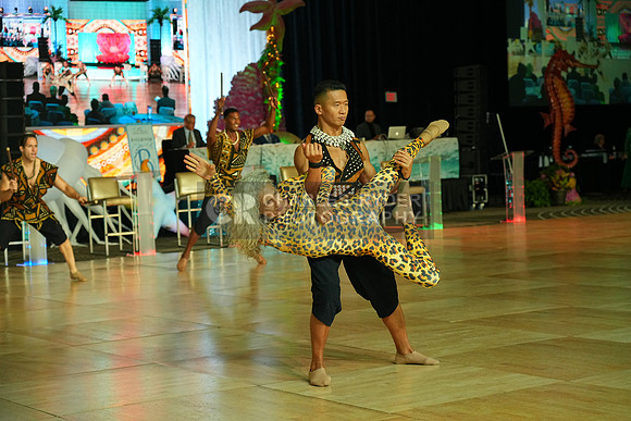 25MDC14894_BC